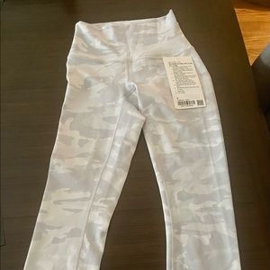 Lululemon High Rise, Wunder Under Crop